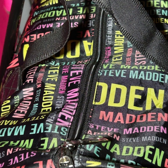Steve Madden Tote Bag with Bold Text Print 22” x 16” x 10” NWOT - Picture 4 of 9